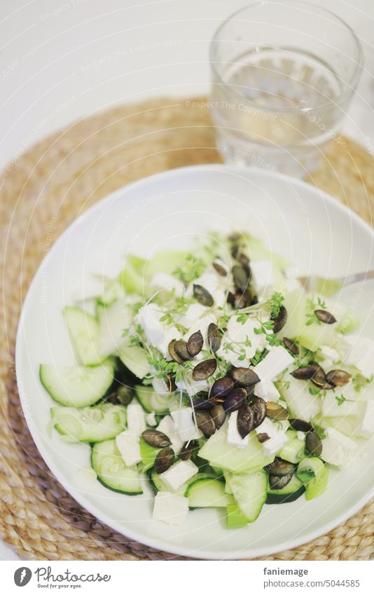 Gurkensalat mit Kresse und Feta Salat Gesund Nahrung Ernährung Food
