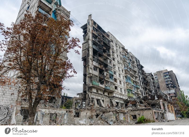destroyed and burned houses in the city during the war in Ukraine Donetsk Kherson Kyiv Lugansk Mariupol Russia Zaporozhye abandon abandoned attack blown up