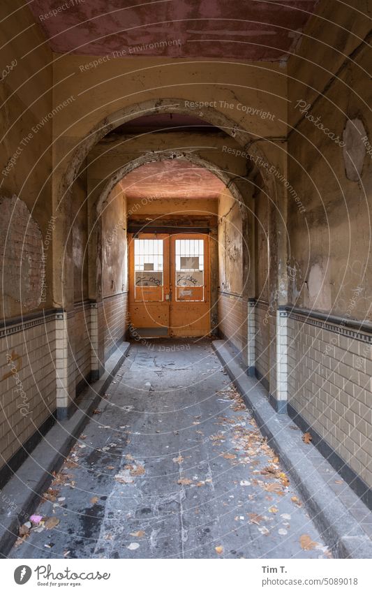 old house entrance in Berlin Wedding Entrance Berlin-Wedding Architecture Structures and shapes Window Town Day Manmade structures Capital city Gloomy Deserted