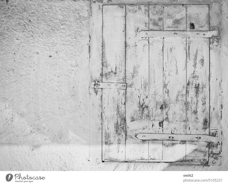 Old hatch Building Wall (building) House (Residential Structure) Wall (barrier) Simple door Hatch Access Abrasion cracks Shabby Ravages of time Plaster
