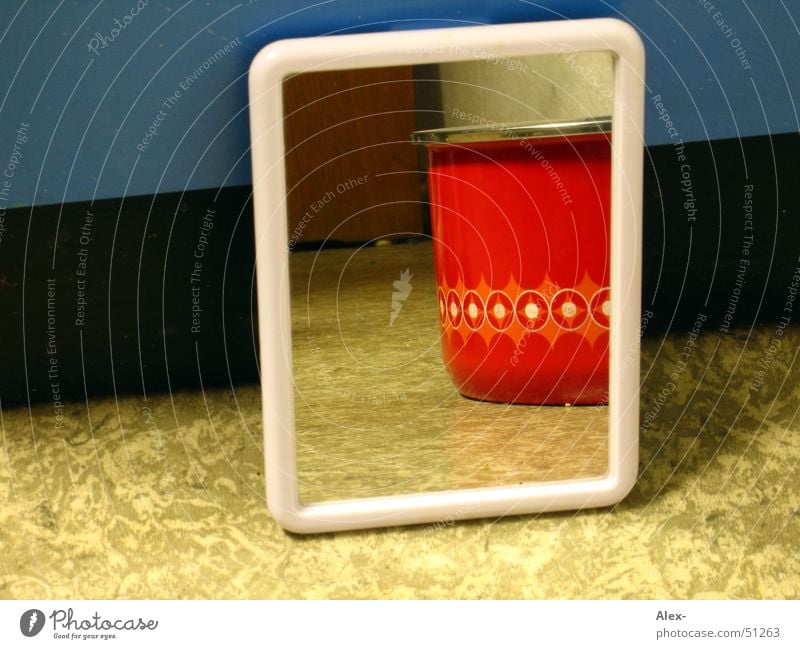 mirror stew Pot Mirror Red Retro Style Pattern Cupboard Wood Image Blue Hide Perspective