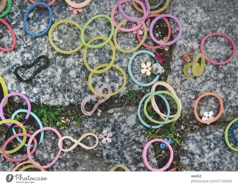 road surface Gift wrapping Ring Rubber Hairband Many Muddled Shackled Doomed Crazy Small Together Lie Adversity Colour photo jettisoned Disposal
