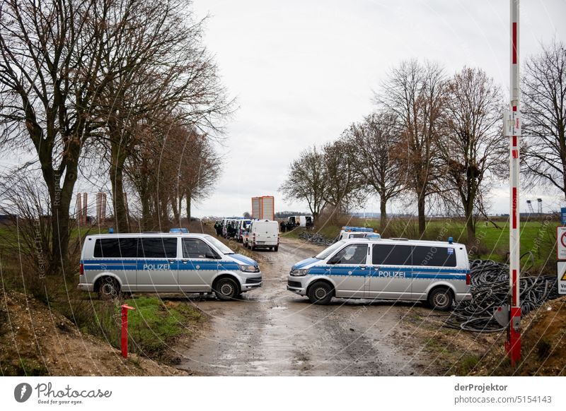 Police cordon off in Lützerath North Rhine-Westphalia Energy industry Industry overexploitation Sustainability Technology Fossil Energy Lignite Renewable energy