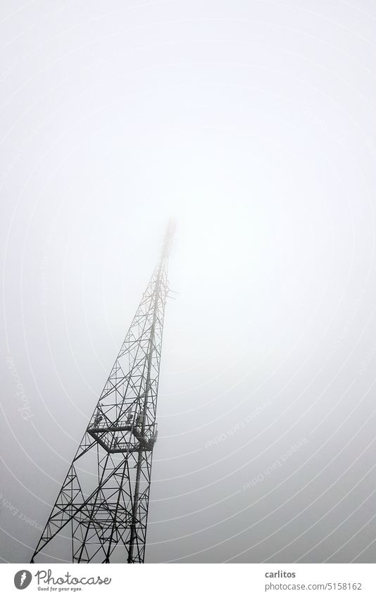 Poking in the fog | Radio mast strives for higher things Pole lattice mast radio mast Fog Diffuse Technology Electricity Energy structure statics Construction