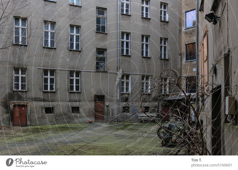 Backyard Berlin Prenzlauer Berg Colour photo Deserted Town Day Downtown Capital city House (Residential Structure) Window Old town Old building Exterior shot