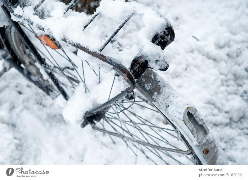 lagging Bicycle Snow Winter White Driving locomotion Environment Climate Weather snowed in snowed over Cold Exterior shot Winter mood Freeze winter Snow layer
