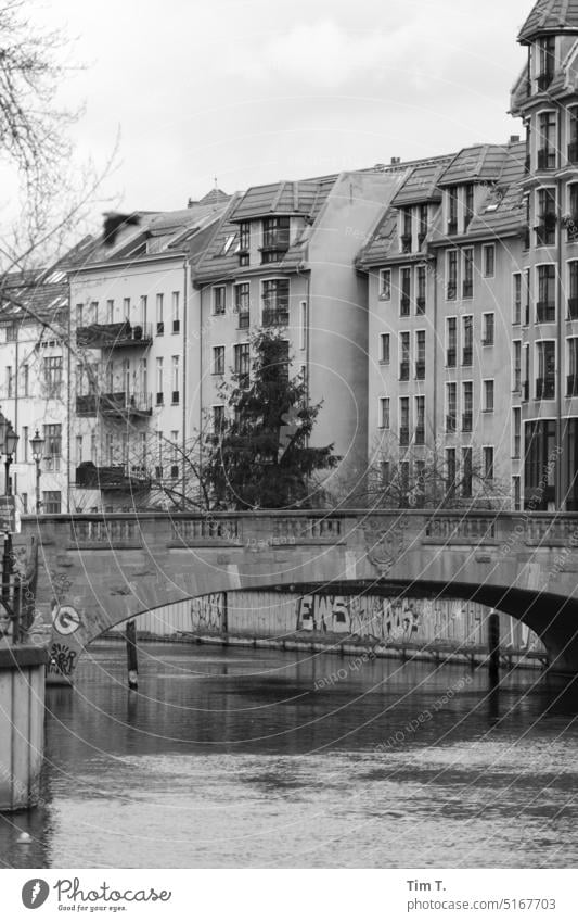 Berlin Mitte Bridge b/w Middle Spree Canal Exterior shot Architecture Capital city Deserted Downtown Town Manmade structures Day Black & white photo Building
