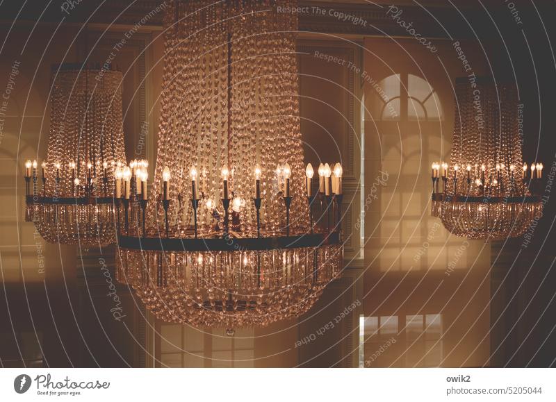 Salonable Chandelier Lighting chandeliers Noble Feasts & Celebrations Lamp Glass Crystal structure Luxury Illuminant Precious stone Mood lighting Electric Cozy
