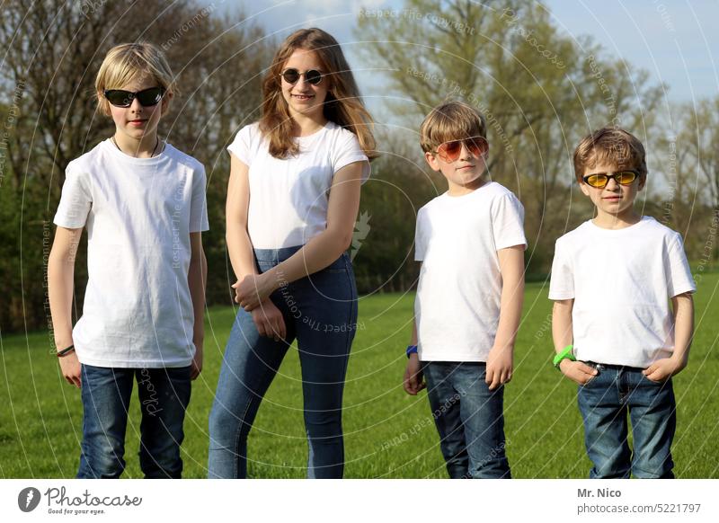 group photo Sunglasses Friendship Together Brothers and sisters Family & Relations Jeans white T-shirt youthful youth of today four Summertime teenager