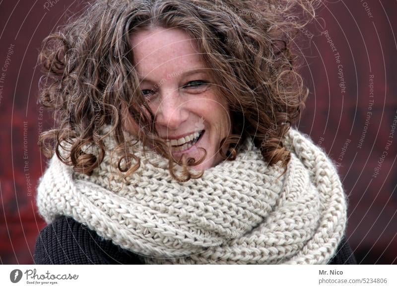 warming I good-mood scarf Well-being Face Joie de vivre (Vitality) kind Good mood Laughter Hair and hairstyles portrait Attractive Congenial Feminine Lifestyle