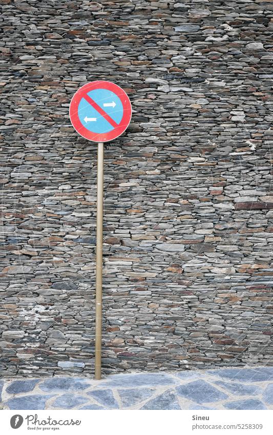 Wall. Sign. Do not stop. Signs and labeling sign Prohibition sign hold prohibited Wall (barrier) stones City wall Signage Exterior shot Colour photo Copy Space