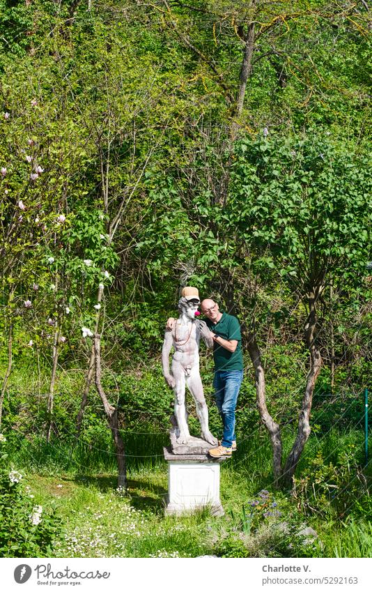 Mainfux I man and statue Statue King David Human being Man Man on pedestal Sculpture Stone Pedestal Garden Garden furniture historicizing facing clown nose