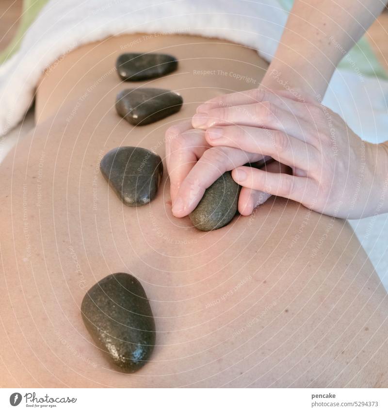 stein | sammlung Massage Therapie Rücken Haut Steine Hände Wellness Sammlung heiße Steine Wärme Behandlung Gesundheit Entspannung
