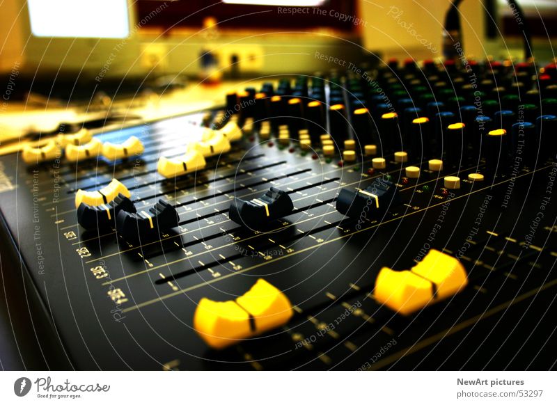 dj Controller Yellow Black Loud Light Disc jockey Mix Mixing desk Sound Lie MP3 player Push Music Tone Room venual Record disc