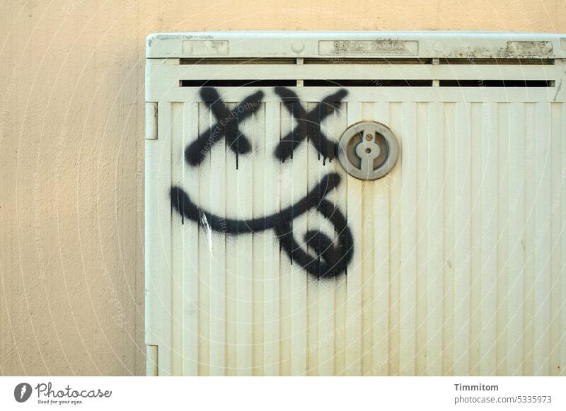 Phhhh! Graffiti Face Tongue Smiling Box lines Facade Wall (building) Street art Deserted