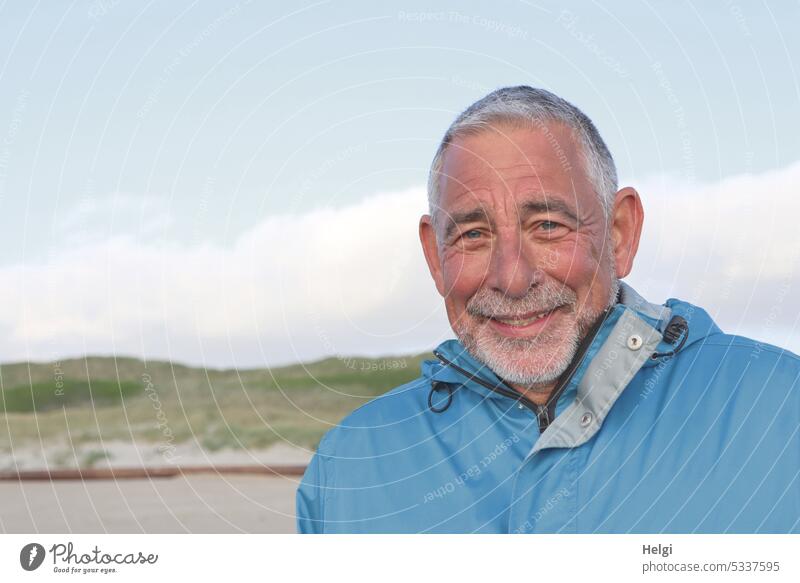cheerful senior Human being Man Senior citizen portrait Head Face Smiling Friendliness Happiness kind out Exterior shot Beautiful weather Spring Beach duene Sky