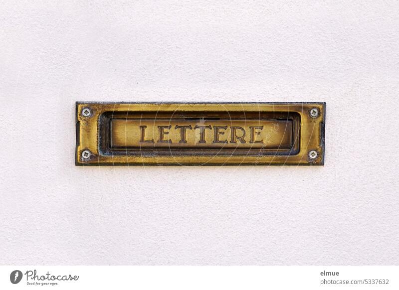 gold-colored nostalgic metal - letter slot with flap and the inscription LETTERE Mail slot Mailbox slot Letter slot Metal letter slot Lettere Italian Blog Flap