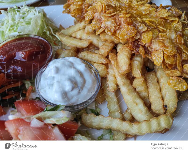French fries with schnitzel and dip, restaurant food Eating Delicious Potatoes Appetite Fat Unhealthy Nutrition Schnitzel Dip Restaurant Food Food photograph