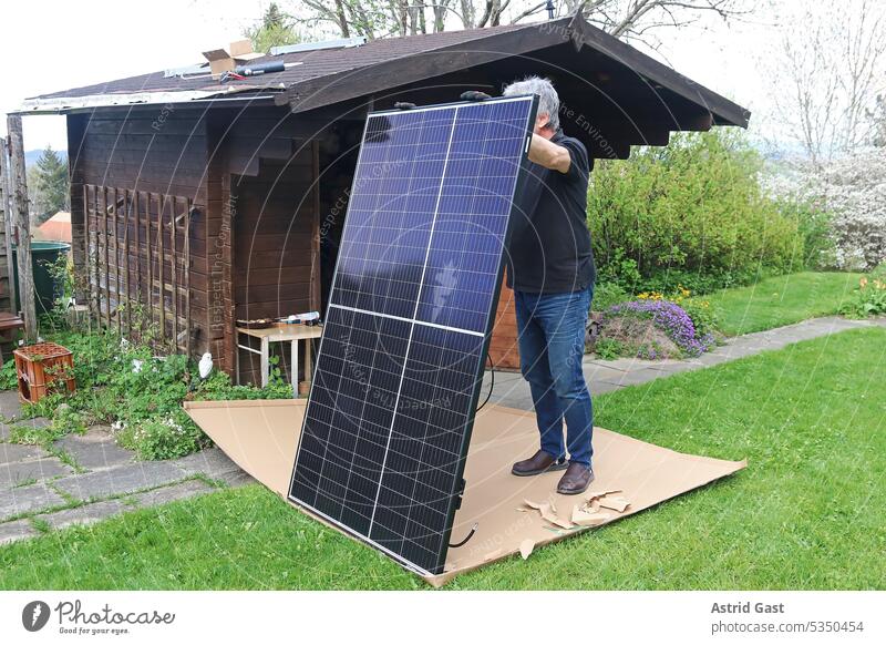 A man wants to mount a small solar system on a garden shed Balcony power plant Gardenhouse Roof Power Generation generate electricity