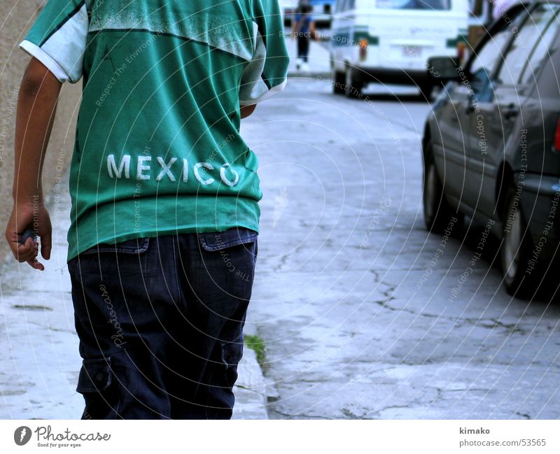 Mexico Shirt Green mexican street T-shirt poor boy walk Poverty Boy (child) Lanes & trails kimako