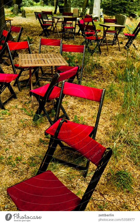 Tables and chairs in the garden pub Invitation celebration Garden garden party Gastronomy group Folding chair Folding table Bolster round seat Chair Forest Wait