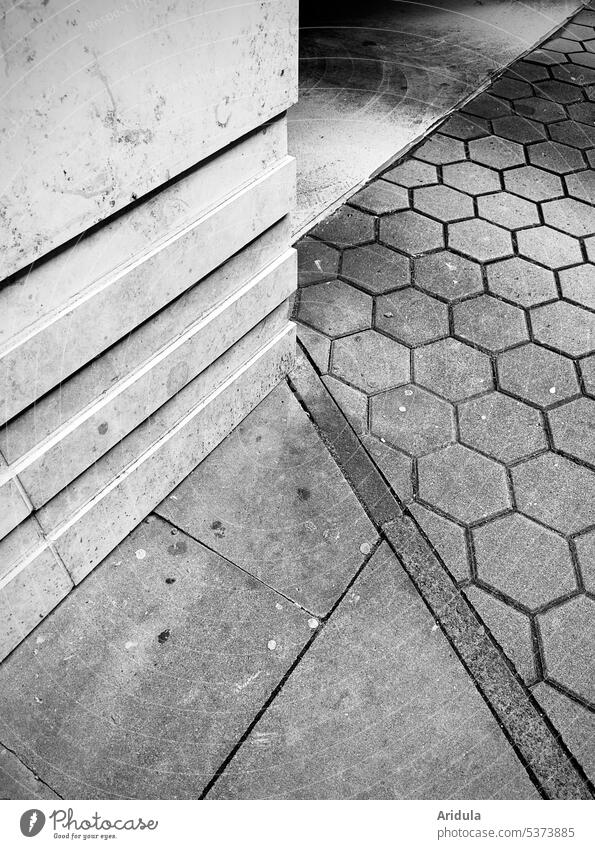 gray in gray | facade and various floors Facade Footpath Concrete Concrete slabs off stones Highway ramp (entrance) Paving stone Street Lanes & trails