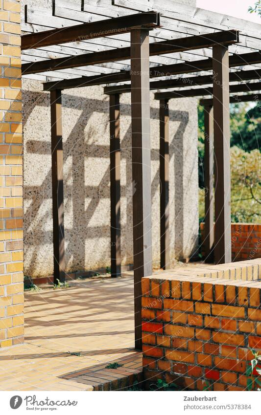 Wood pergola with shade Pérgola Shadow Light Sun Corridor piers portico Pattern lines Structures and shapes Sunlight Contrast Abstract Shadow play