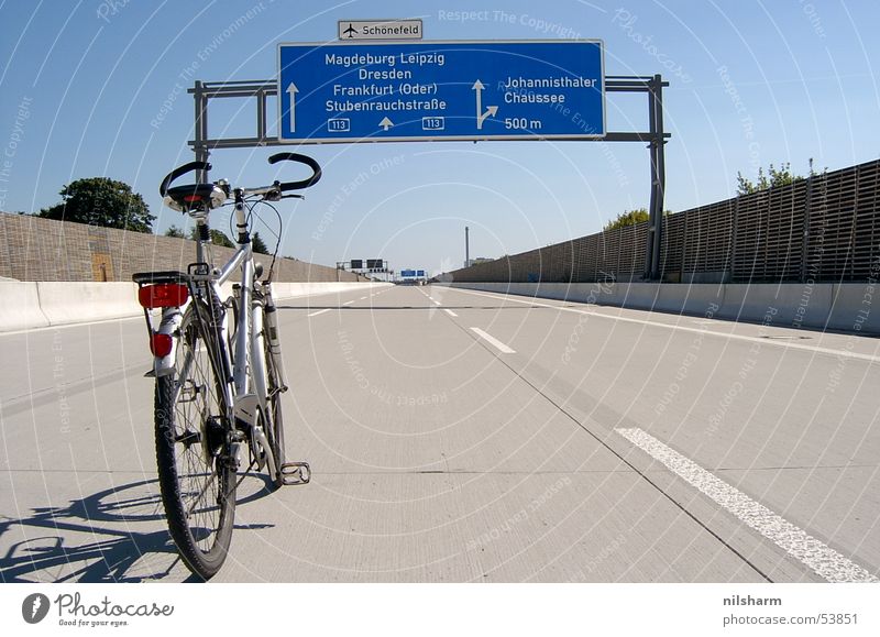 A113 (2) Highway Bicycle Traffic lane Lane markings Transport Berlin Signs and labeling