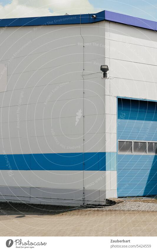 Hall with blue stripe, blue gate and lantern, white facade in industrial area Industry Industrial area Blue Stripe Goal unostentatious bleak topographic
