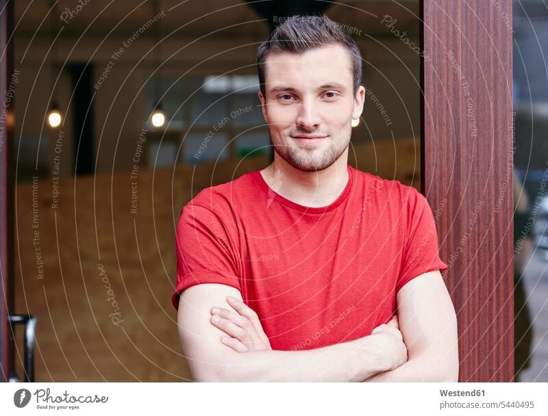 Portrait of a young man with crossed arms caucasian caucasian ethnicity caucasian appearance european one person 1 one person only only one person casual