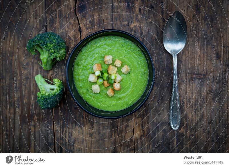Broccoli soup in bowl, croutons Bowl Bowls healthy eating nutrition prepared ready to eat ready-to-eat leek Crouton Croutons Soup Bowl broccoli soup