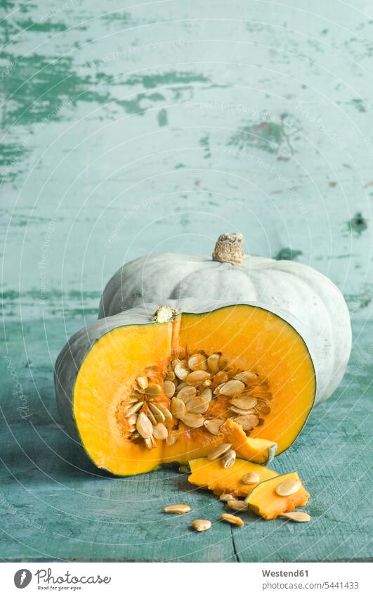 Whole and sliced Cucurbita maxima food and drink Nutrition Alimentation Food and Drinks Cucurbita Maxima still life still-lifes still lifes Pumpkin Pumpkins