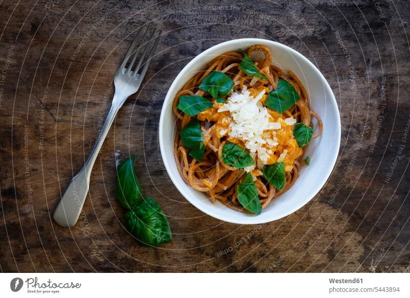 Spelt whole grain spaghetti, tomato sauce, parmesan and basil Basils ready to eat ready-to-eat Italian Food Italian Cuisine italian Whole grain spaghetti