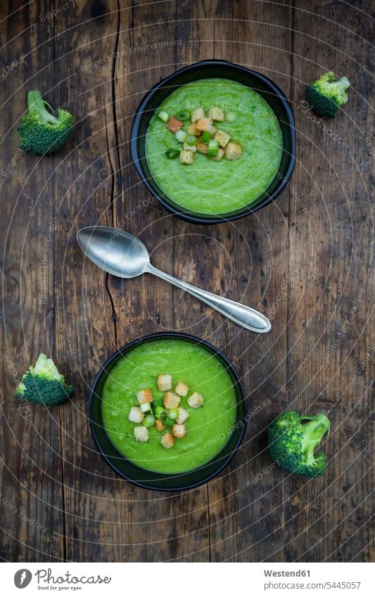 Broccoli soup in bowl, croutons Bowl Bowls healthy eating nutrition prepared ready to eat ready-to-eat leek Crouton Croutons Soup Bowl broccoli soup