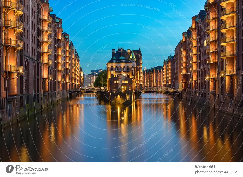 Germany, Hamburg, Wandrahmsfleet at Old Warehouse district at blue hour Light Blue Hour illumination illuminations illuminated Wandsrahmsfleet tranquility