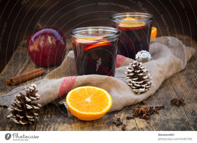 Two glasses of mulled wine with orange slices at Christmas time food and drink Nutrition Alimentation Food and Drinks Advent Advent Season kitchen towel