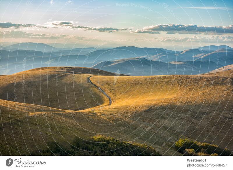 Italy, Umbria, Parco Nazionale dei Monti Sibillini, Monti Sibillini National Park Solitude seclusion Solitariness solitary remote secluded landscape landscapes