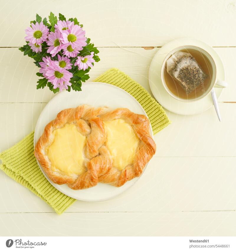 Schnecke pastry with vanilla custard food and drink Nutrition Alimentation Food and Drinks Tea Teas Tea Cup Tea Cups Teacup Teacups vanilla custard Schnecke