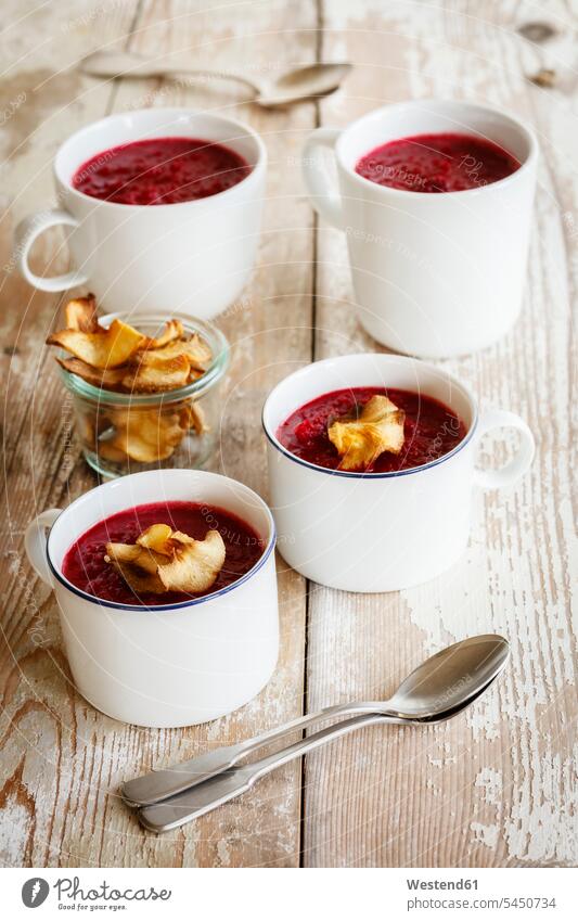 Beetroot apple soup garnished with vegetable chips Freshness fresh Soup Soups Potage ready to eat ready-to-eat Spoon Spoons Vegetable Soup Vegetable Soups