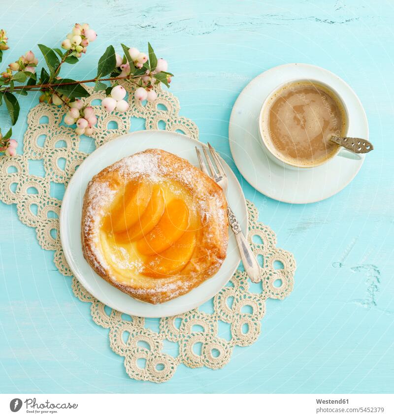 Flowers, coffee and Danish pastry with peaches and custard food and drink Nutrition Alimentation Food and Drinks Coffee Cup Coffee Cups Custard Vanilla Pudding