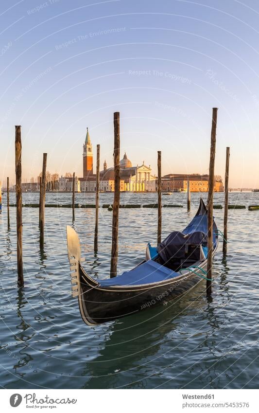 Italy, Venice, gondola in front of San Giorgio Maggiore boat boats copy space tranquility tranquillity Calmness World Cultural Heritage historical typical
