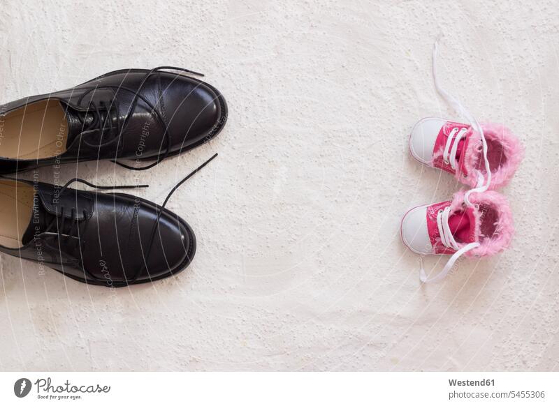 Baby shoes and man's shoes Idea Ideas family families Challenge challenging children's shoe children's shoes child's shoes pink Rosy opposite tiny