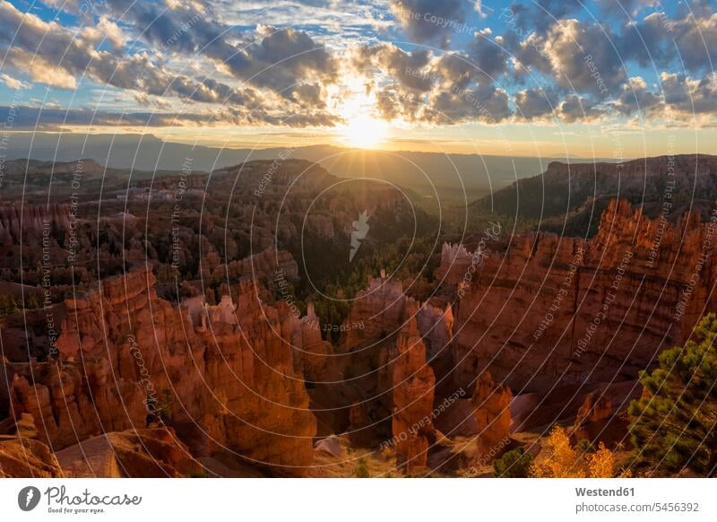 USA, Utah, Bryce Canyon National Park, hoodoos in amphitheater as seen from Rim Trail at sunrise National Parks Colorado Plateau mountain mountains