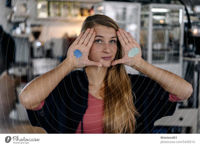 Portrait of young woman with thought bubble stcikers on her hand human human being human beings humans person persons caucasian appearance caucasian ethnicity