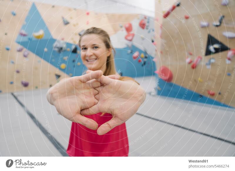 Portrait of a confident woman in climbing gym (value=0) human human being human beings humans person persons caucasian appearance caucasian ethnicity european 1
