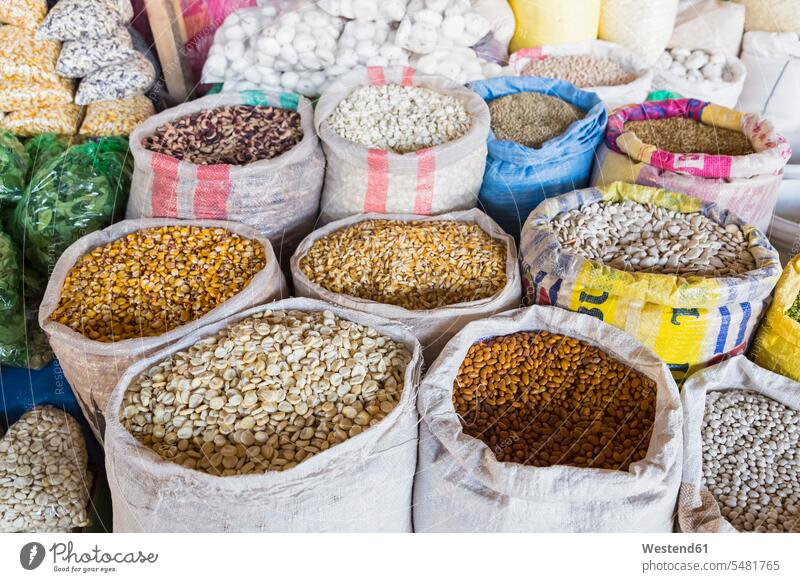 Peru, Cusco, market Mercado Central de San Pedro, sacks with cereals, beans, lentils and corn bags Order Orderliness neat Lentils Cereal Cereals grain Choice