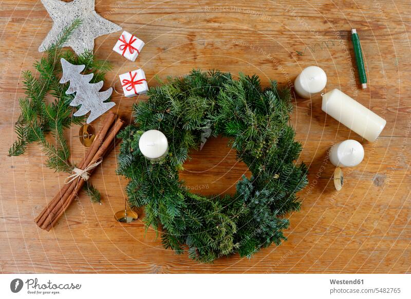 Preparing of an Advent wreath self-made gift box gift package craft craftwork handcraft arts and crafts handicraft skill Skillful Dexterity skilled still life