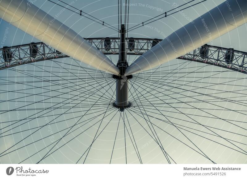 The big Ferris wheel of the London Eye photographed from below Wheel Vantage point Attraction Tourism England Great Britain Aspire Architecture Tension