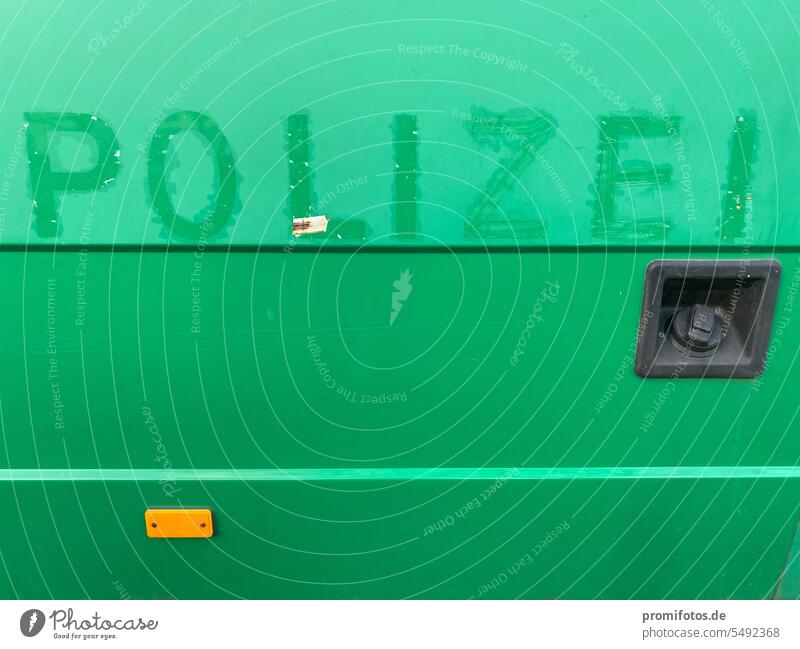 Close-up of a former police vehicle on which the police lettering can still be seen. Photo: Alexander Hauk car Vehicle automobile Deployment Police Force