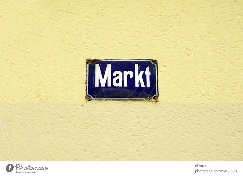 Sign - market - on a yellow wall Markets Marketplace sign street sign address Orientation Street sign Signs and labeling Navigation street name Blog dwell